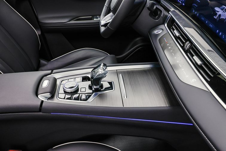 EBRO S700 1.6 TGDI LUXURY 7 DCT INTERIOR 1