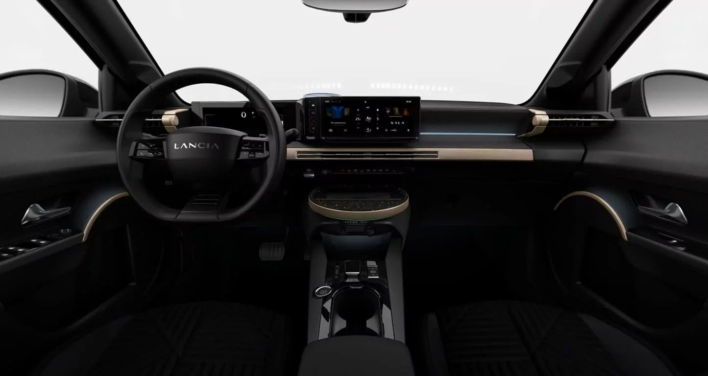 LANCIA YPSILON LX HYBRID SALPICADERO