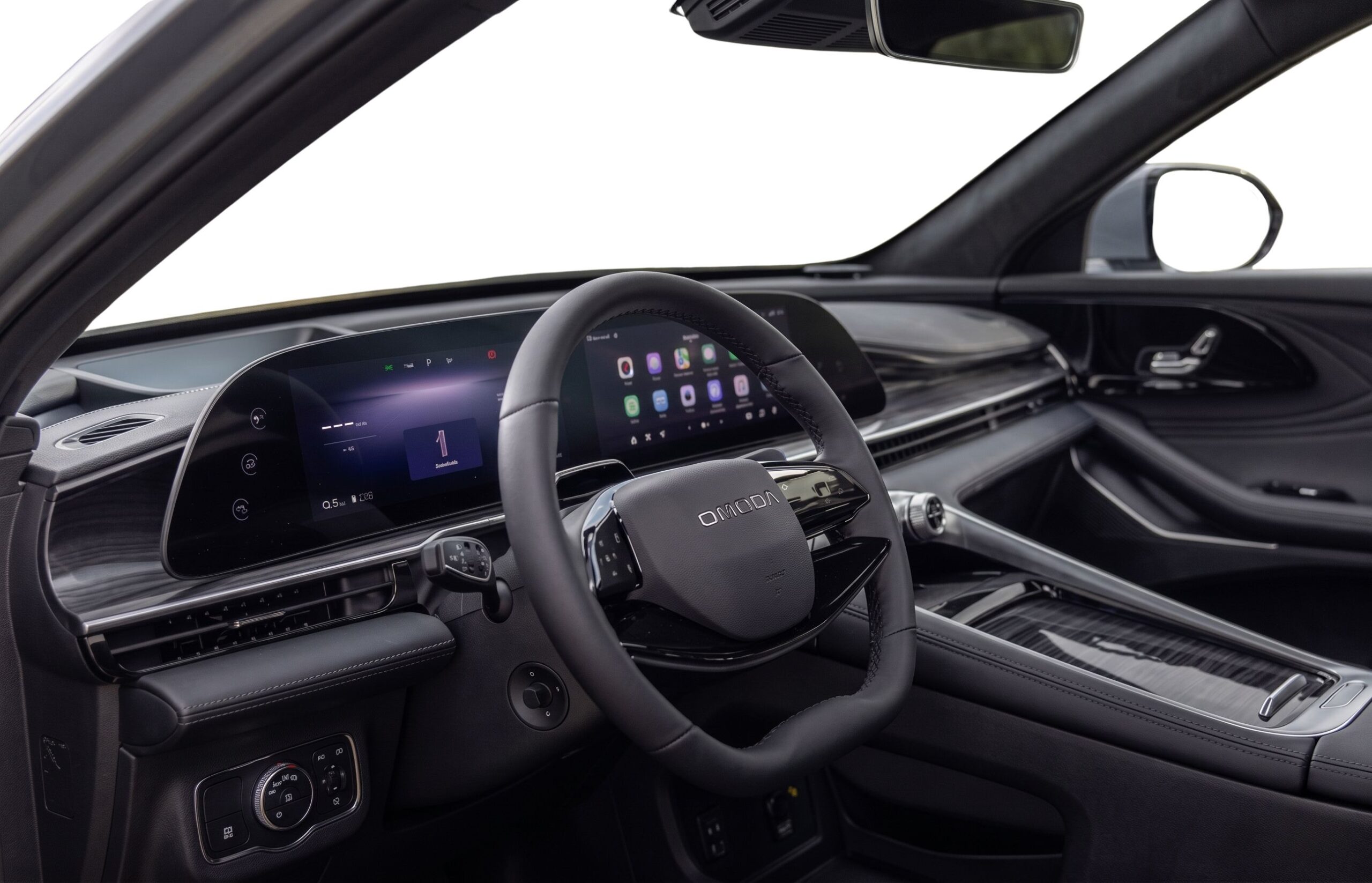 OMODA 9 PREMIUM 1.5 TGDI PHEV INTERIOR VOLANTE
