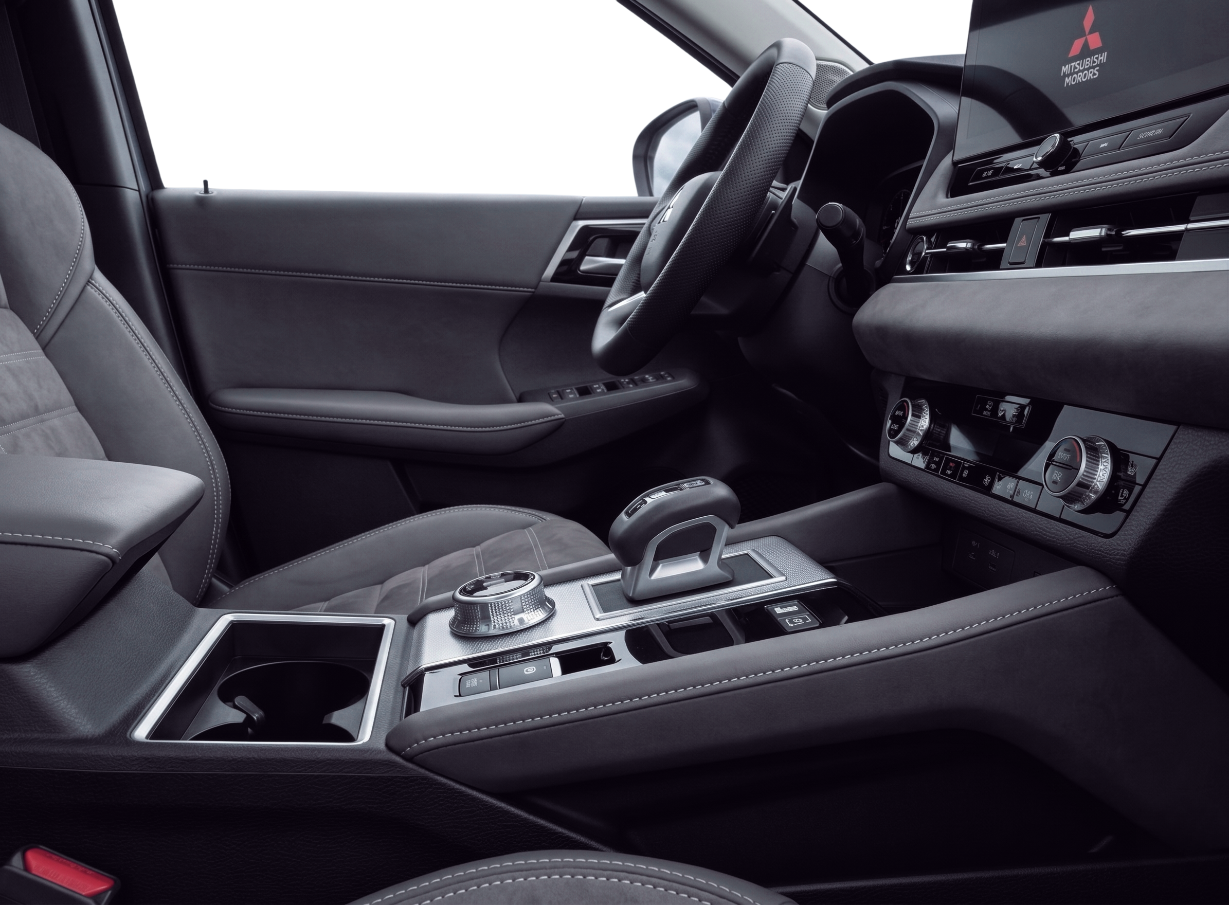 MITSUBISHI OUTLANDER PHEV KAITEKI 4WD INTERIOR VOLANTE