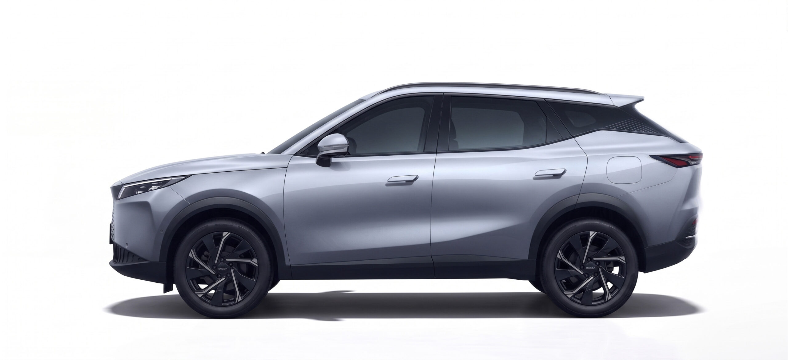 OMODA 7 PREMIUM 1.5 TGDI PHEV LATERAL